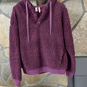 Women’s burgundy/Barry Zella Sherpa pull over size medium